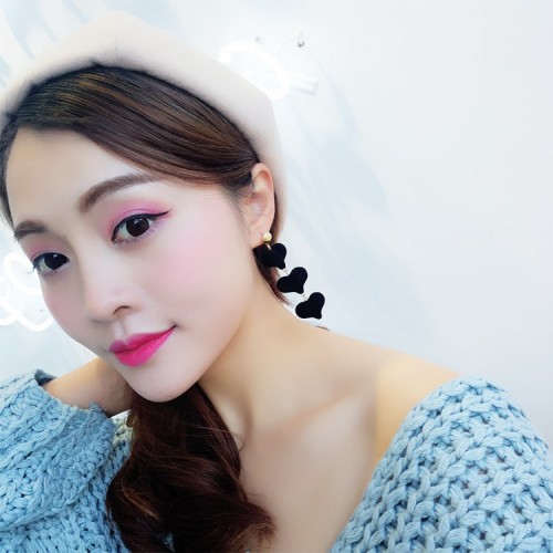 Piercing Dangle Earrings with 3 Linked Velvet Black Love Hearts E-55B |image