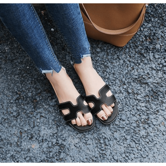 Showing image for Latest Fashion Casual Flip flop Flat Leather Slippers-Black Latest Fashion Casual Flip flop Flat Leather Slippers-Black |image