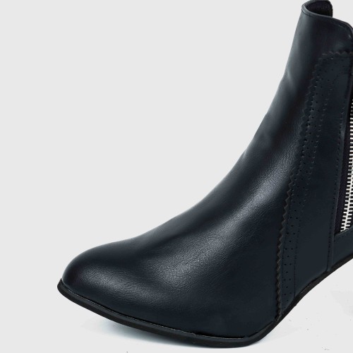 High Heeled Pointed Leather Ankle Boots - Black |image