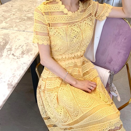 Trending Style Round Neck Mid Calf Lace Dress - Yellow |image