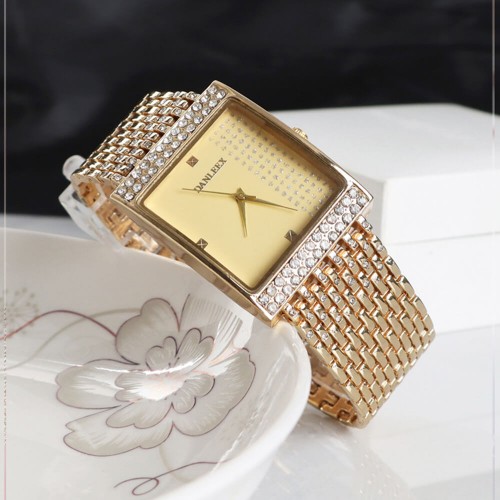 Women's Fashion Diamond Encrusted Mesh Strap Watch- Gold |image