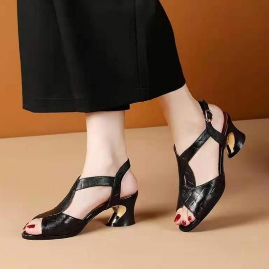 Elegant Open Toe Buckle Strap Low Women Heel Sandals Black |image
