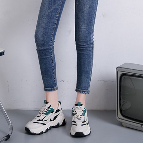 Comfort Color Block Front Chunky Lace up Sneakers - Black |image
