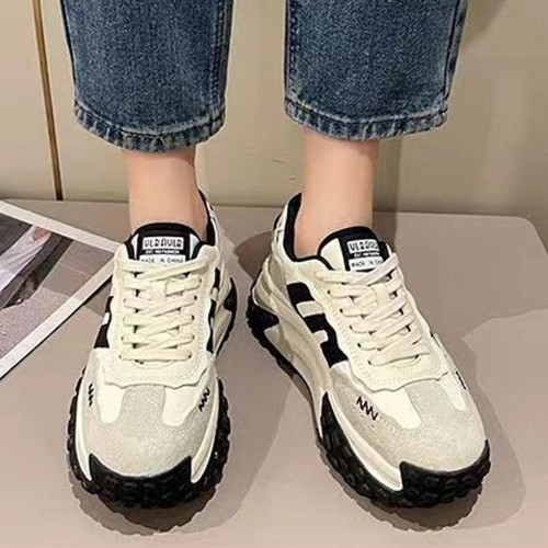 Soft Low Cut Breathable Round Toe Women Sneakers - Black |image
