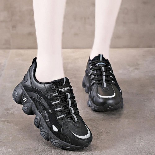 Cross Straps Breathable Flat Bottom Lace Up Sports Sneakers - Black |image