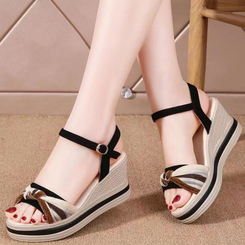 Comfortable Open Toed Buckle Closure Strappy Wedge Sandals - Black |image