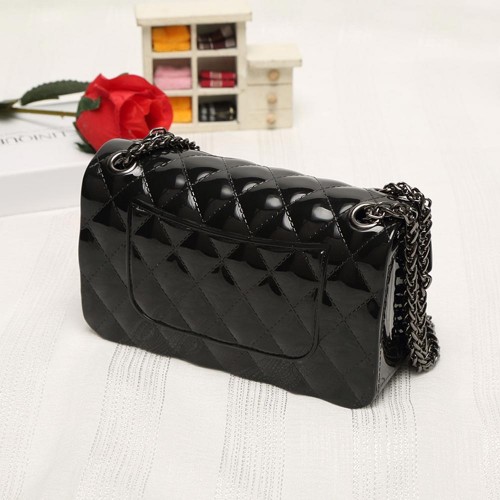 Magnet Buckle Chain Stripe Embossed Rhombus Shoulder Bag - Black |image