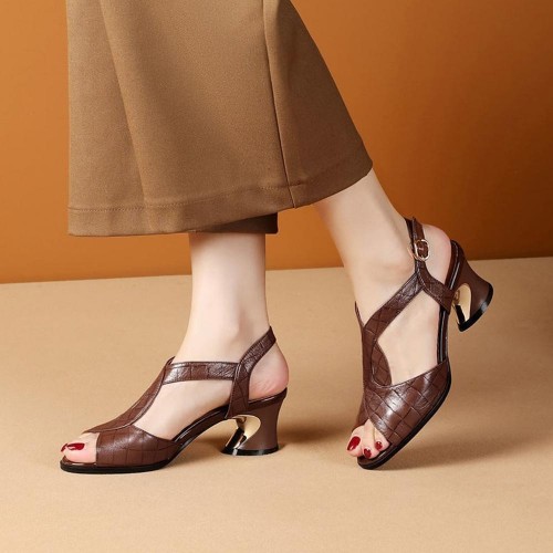 Elegant Open Toe Buckle Strap Low Women Heel Sandals Brown |image