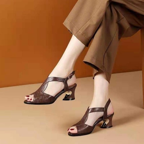 Elegant Open Toe Buckle Strap Low Women Heel Sandals Brown |image
