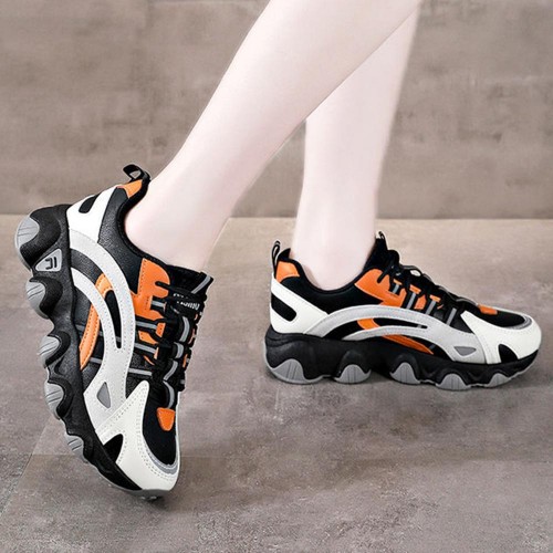 Cross Straps Breathable Flat Bottom Lace Up Sports Sneakers - White |image