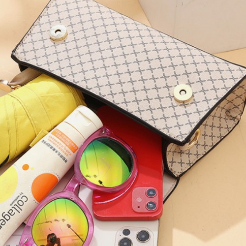 Geometric Patterns Flip Magnetic Buckle Women Shoulder Bags - Beige |image