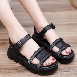 Platform Thick Soled Open Toe Sawtooth Buckle Closure Sandals - Black