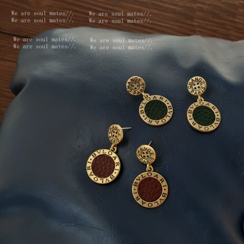 Elegant Roman Numeral Drop Earrings-Green |image