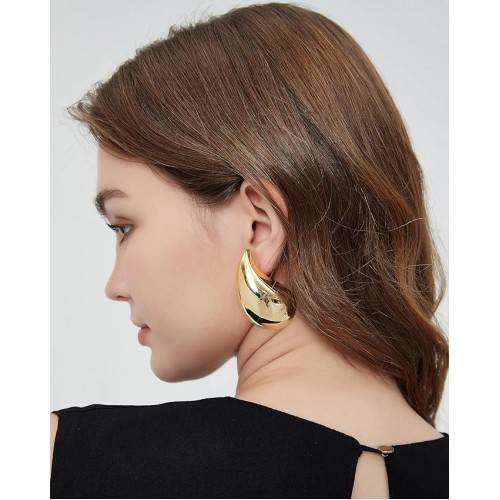 Elegant Teardrop Gold Earrings A Timeless Classic |image