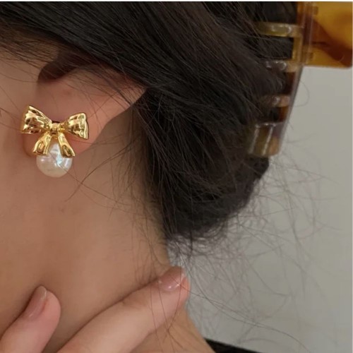 Elegance Pearl And Gold Bow Earrings |image