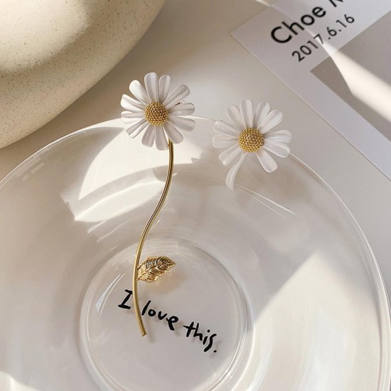 Wedding Party Accessories Set - Cute Asymmetrical Drop Earrings, Sunflower Rings, Daisy Bracelet in White