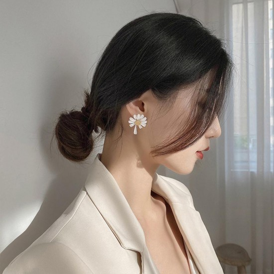 Wedding Party Accessories Set - Cute Asymmetrical Drop Earrings, Sunflower Rings, Daisy Bracelet in White