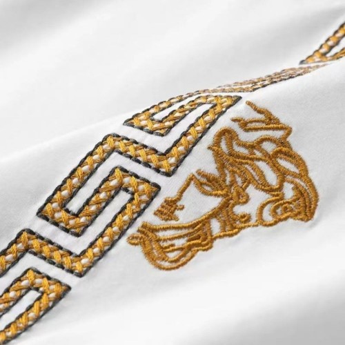 Luxury Style Men's White & Gold Tracksuit |image