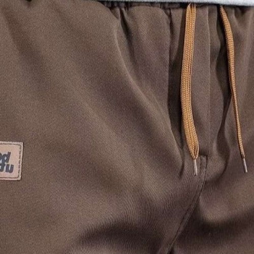 Men's Spring Ready Brown Cargo Pants in Breathable Cotton |image