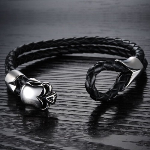 Skull Design Handmade Men Leather Bracelet |image