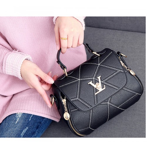 Women Fashion V Small Square Shape Black Color Handbag WB-20BK |image